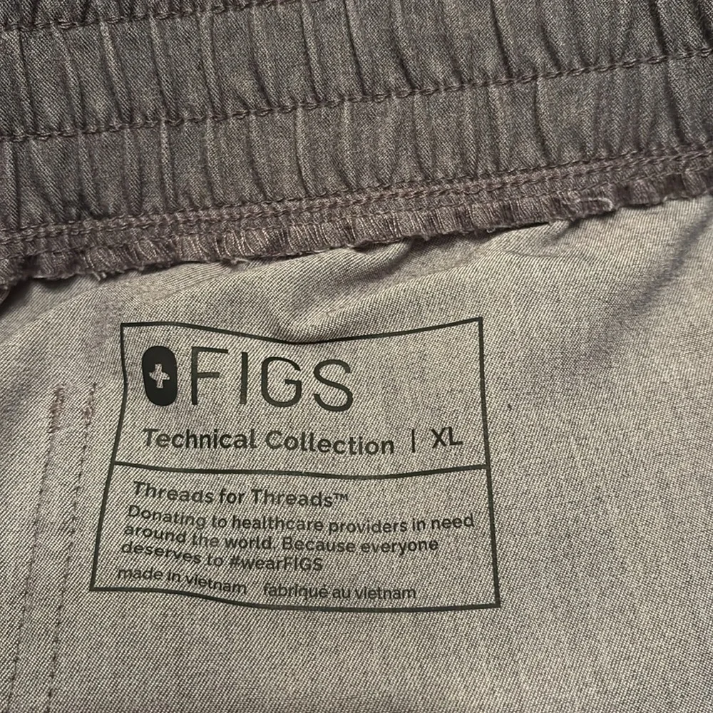 Figs technical men’s scrub pants, size XL, color graphite, in good condition